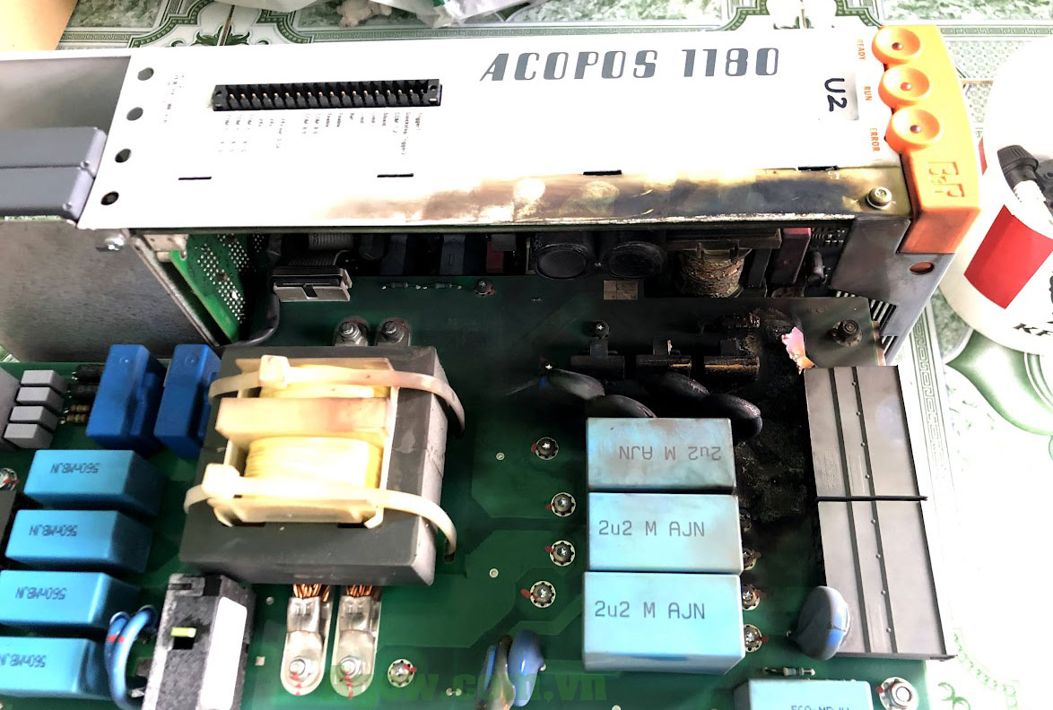 Một Acopos 1180 bị hỏng nặng mà chúng tôi nhận về từ khách hàng